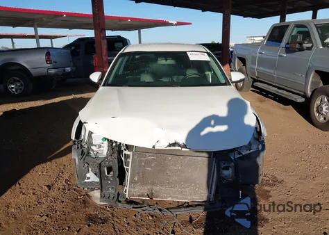 2016 Kia Optima Ex z USA, uszkodzony, nr VIN 5XXGU4L3XGG040756